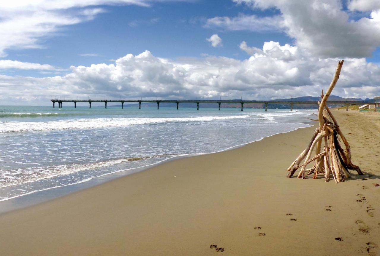 Beachside Bliss: 1 Bed 1 Bath Apartamento