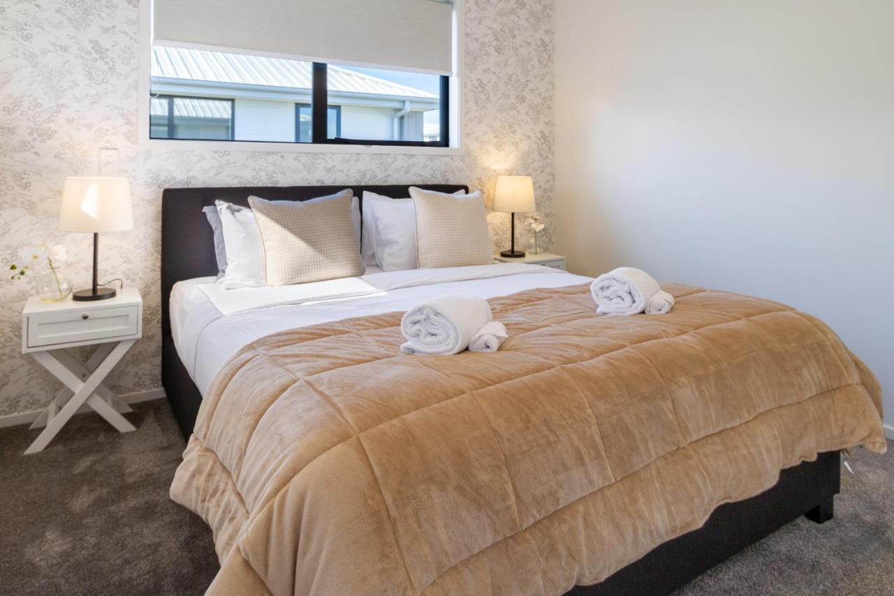 Beachside Bliss: 1 Bed 1 Bath Apartamento